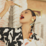 Aretes Koi fish black and white